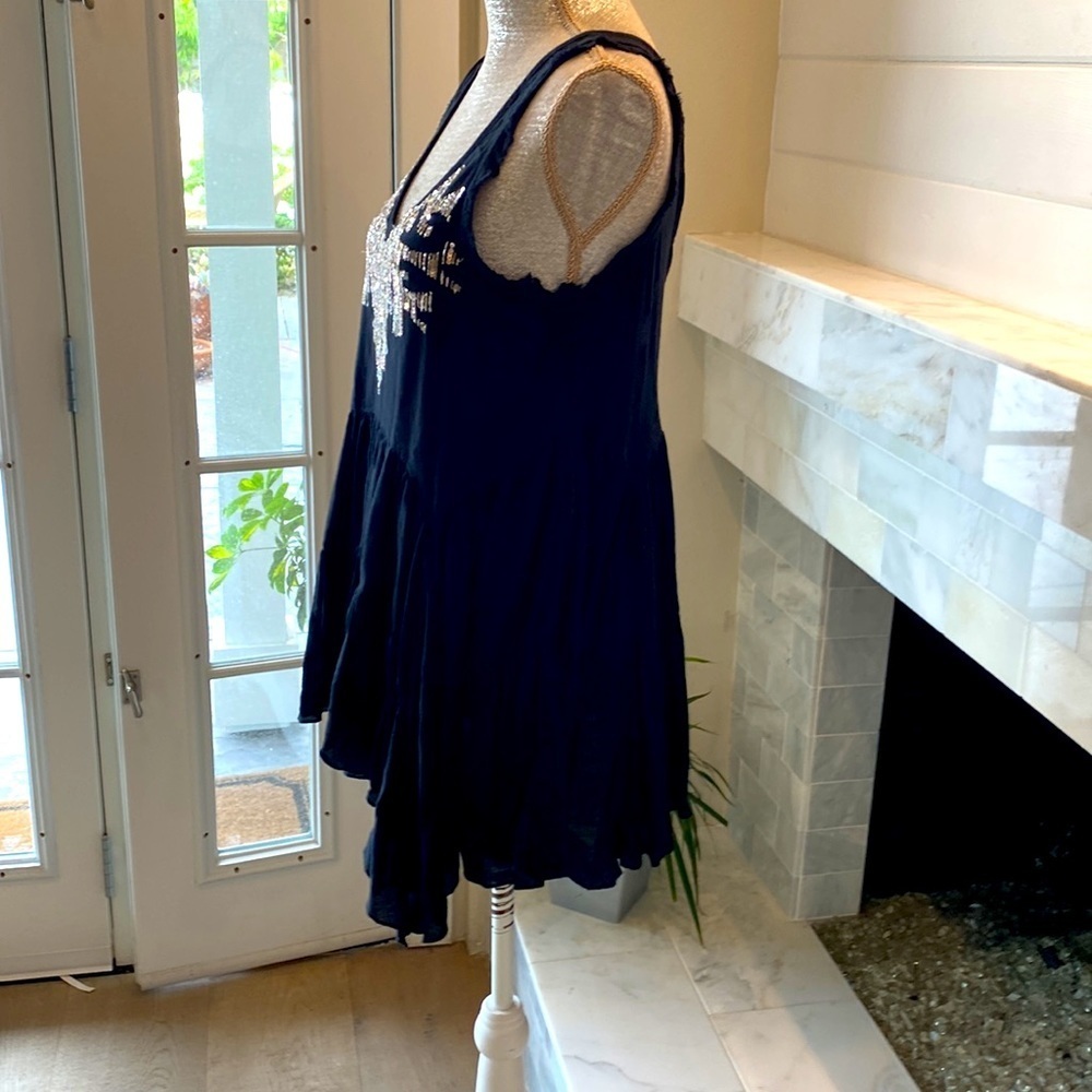Free People Embellished Crisscross Back Top Size Small - Picture 4 of 13